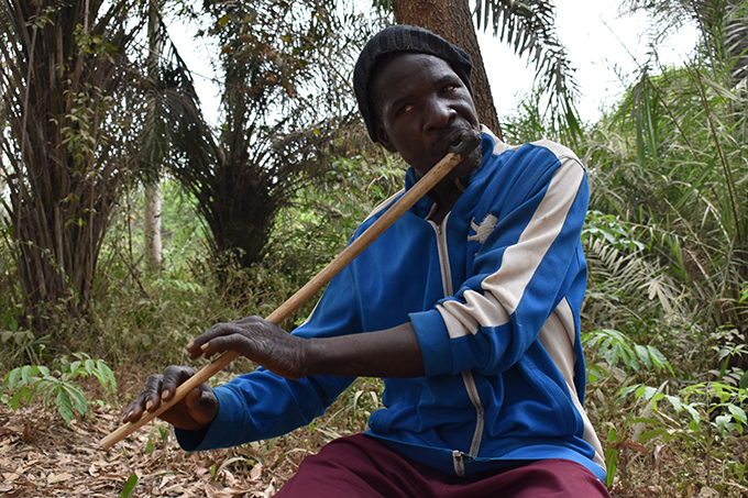 Hassan Jalloh, flute player from Bendugu, Sambaya Chiefdom, Sierra Leone.