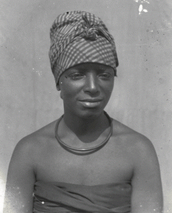 Chiadikoni Nwaubani animated gif of photograph by Northcote Thomas (NWT 1853)